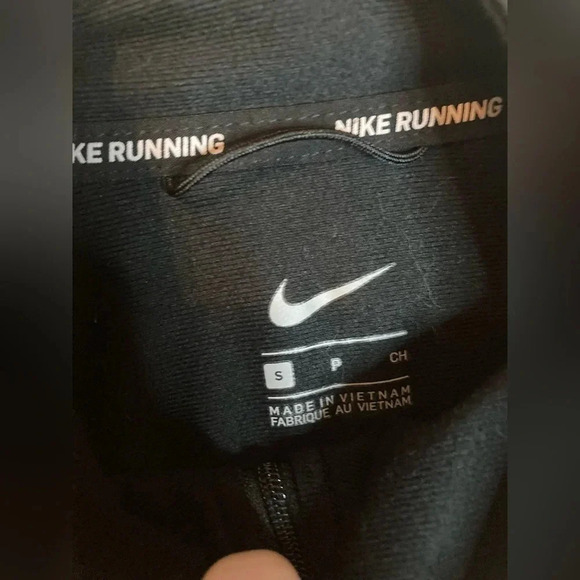 Nike Running Black Zip Up Jacket Size Small - Picture 2 of 3